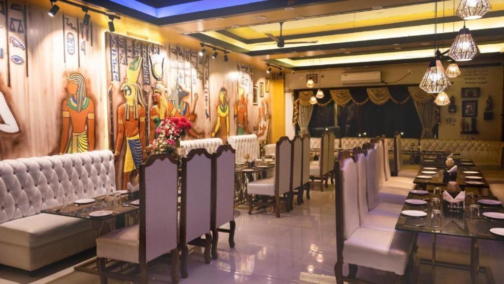 Trisplanet Hotel Kalyani Ngoại thất bức ảnh
