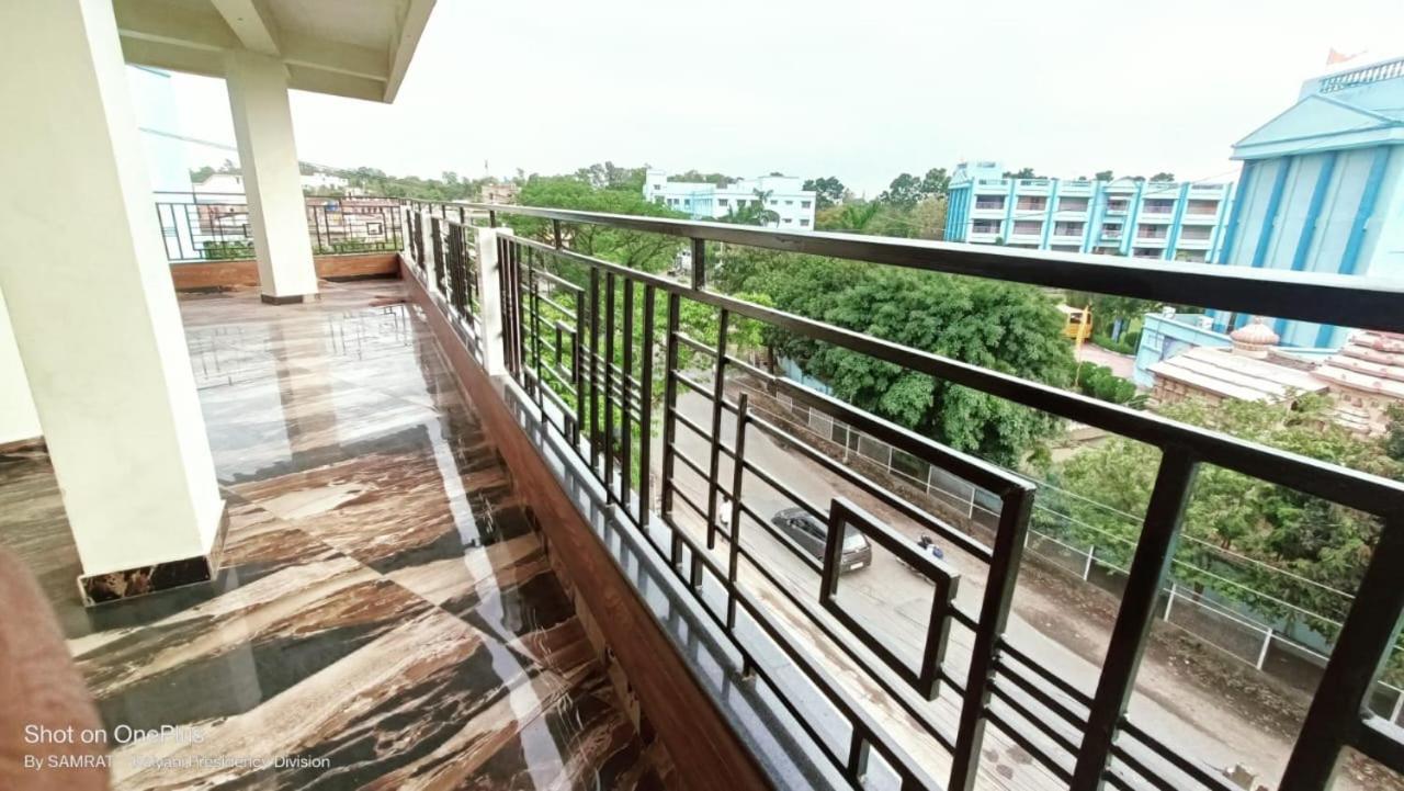 Trisplanet Hotel Kalyani Ngoại thất bức ảnh
