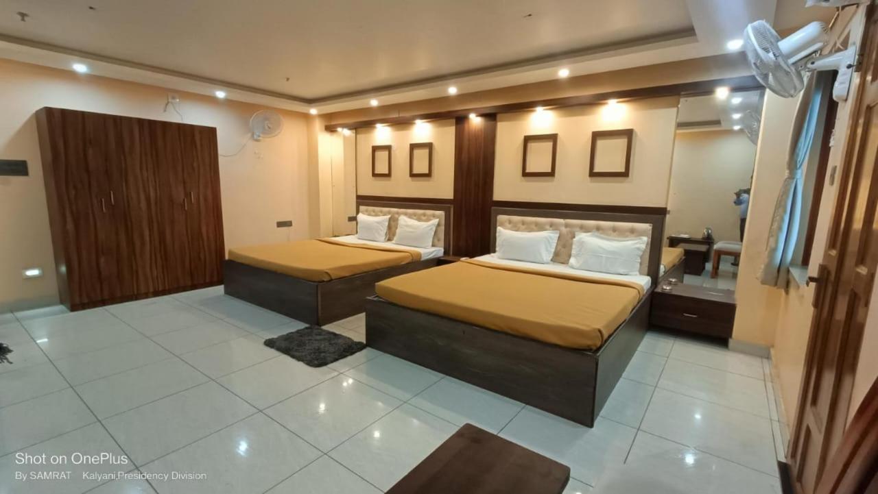 Trisplanet Hotel Kalyani Ngoại thất bức ảnh