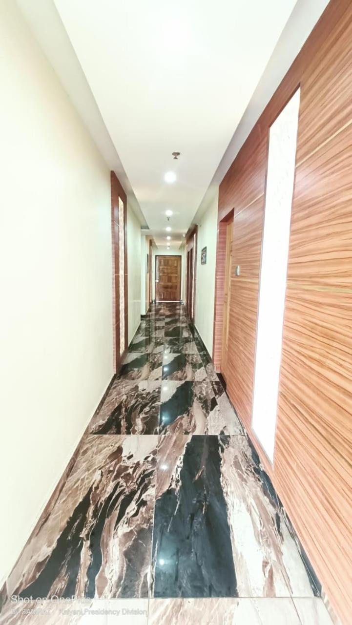 Trisplanet Hotel Kalyani Ngoại thất bức ảnh