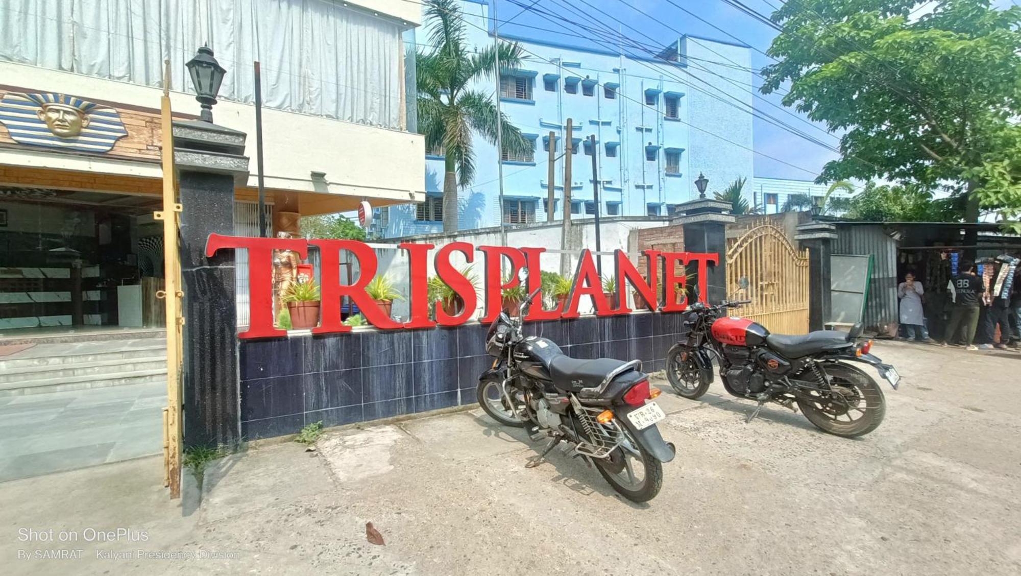 Trisplanet Hotel Kalyani Ngoại thất bức ảnh